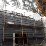 statomas namas su ventiliuojamu fasadu ir stogu is skaluno