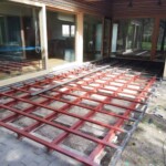 poliu irengimas terasai su metalo konstrukcijomis